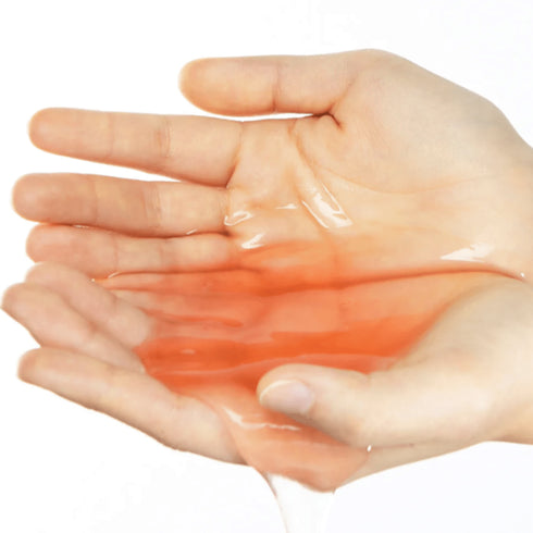 Descoperiți secretul unei pieli rezistente și strălucitoare cu MEDIPEEL CINDELLA Multi-Antioxidant Ampoule. Acest concentrat puternic exploatează puterea antioxidanților pentru a vă proteja și revitaliza pielea. Lichidul său bogat, de culoarea chihlimbarului, este găzduit într-o sticlă elegantă, simbolizând ingredientele de înaltă calitate care acționează pentru a combate factorii de stres din mediul înconjurător și pentru a spori strălucirea naturală a pielii